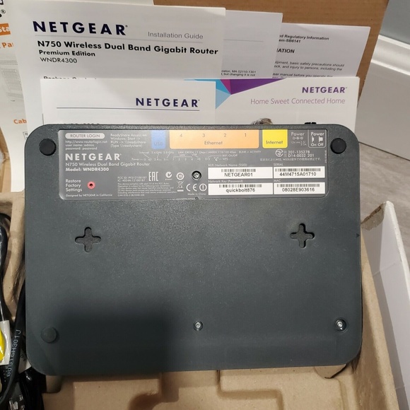 NETGEAR N750 WiFi 300+450Mbps Dual Band Gigabit Router (WNDR4300) - Picture 3 of 6